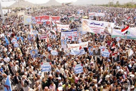 جانب من الحشود المليونية في جمعة «العلماء ورثة الأنبياء» أمس